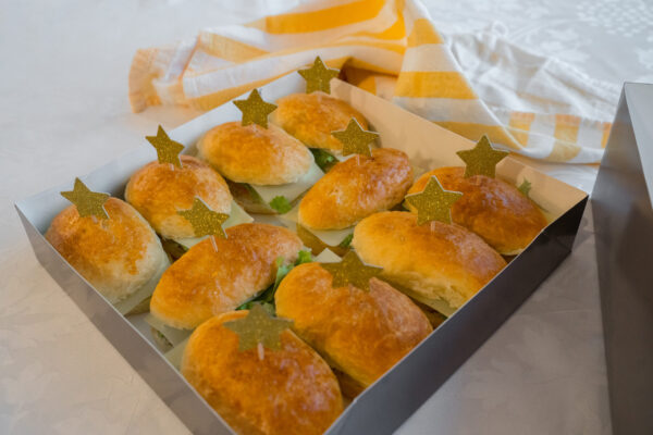 Hausgemachte Sandwiches für Catering-Box in Wien