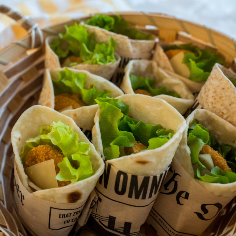 Hausgemachte Wraps für Catering-Box in Wien