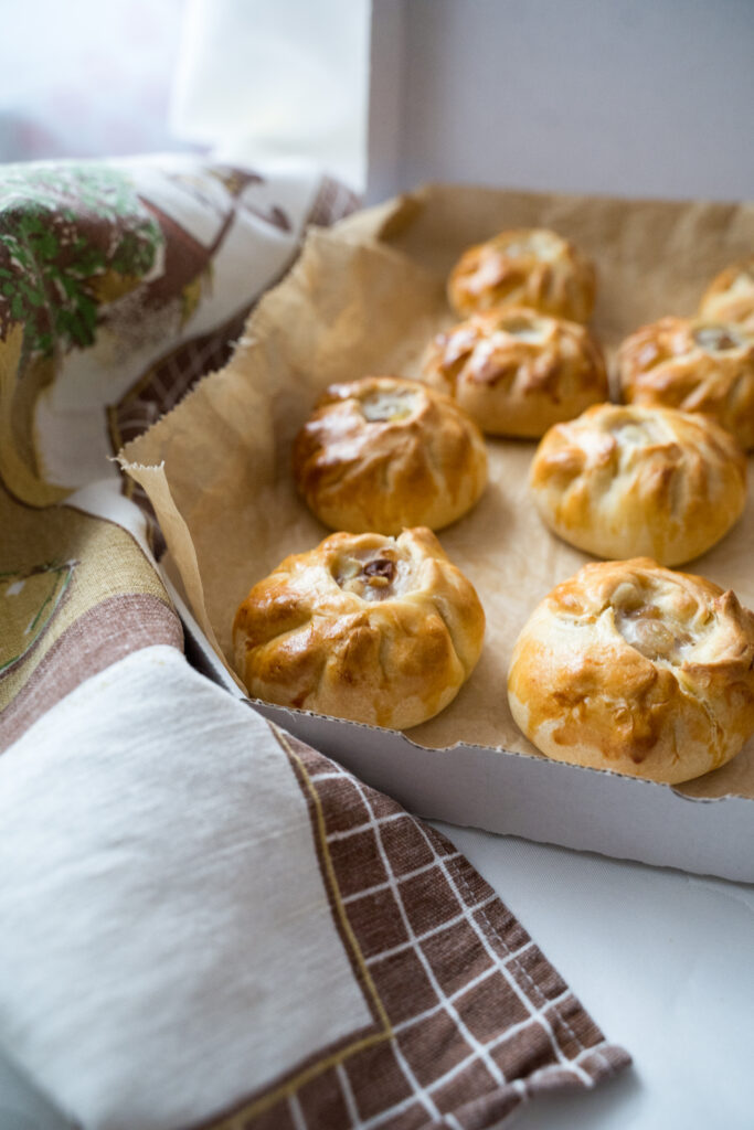 Hausgemachte Pirozhki für Catering in Wien